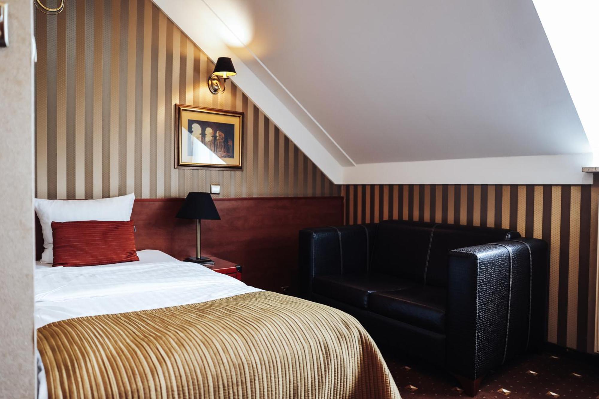Hotel Diament Bella Notte Katowice - Хожув Экстерьер фото