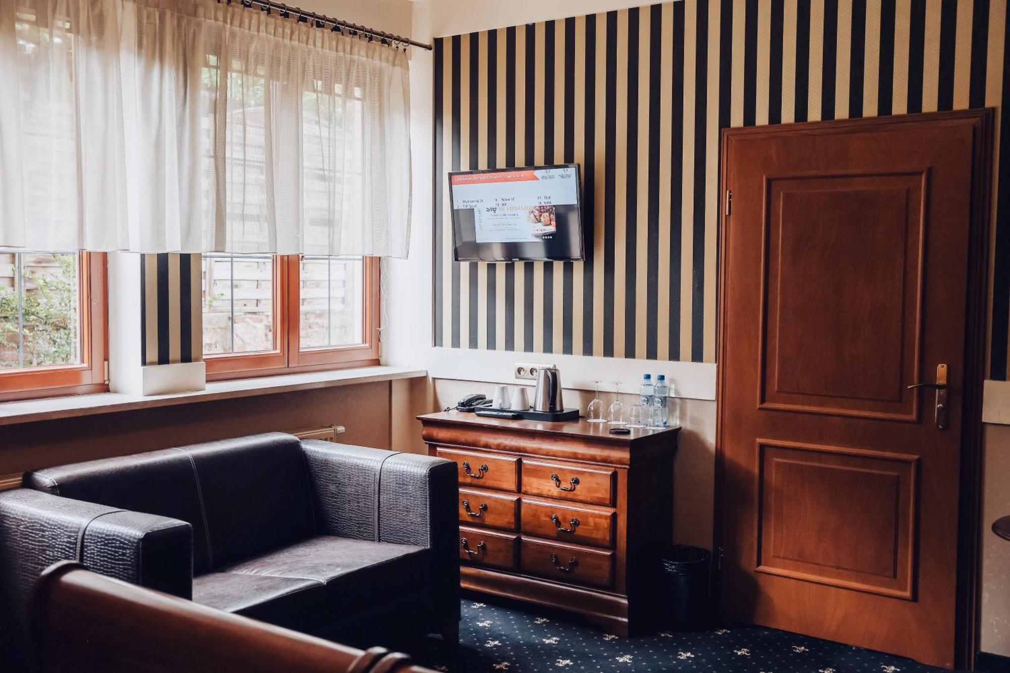 Hotel Diament Bella Notte Katowice - Хожув Экстерьер фото